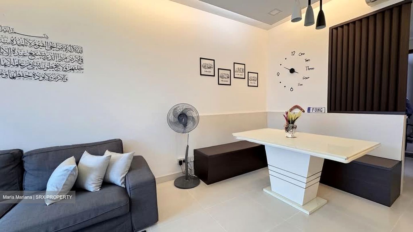 Watercolours (D18), Condominium #557704131